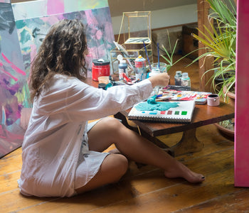 Transforma tu funda de celular en una obra de arte: Aprende a pintarla con pintura acrílica en simples pasos